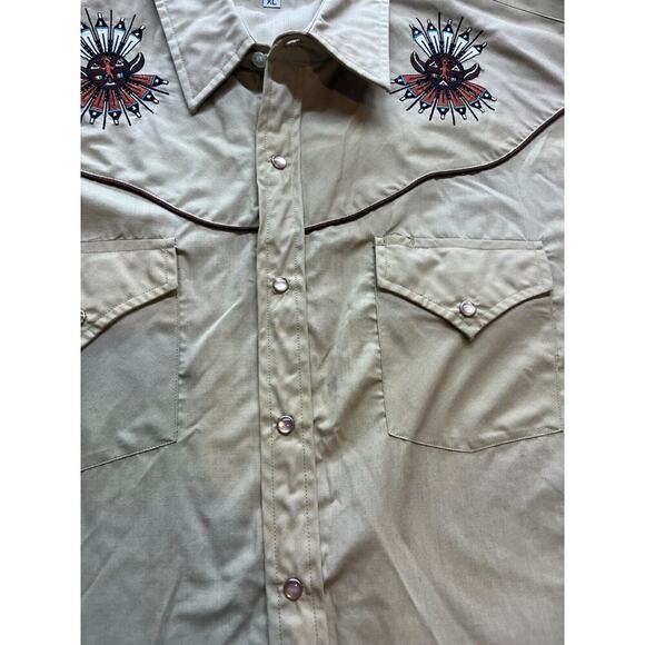 ELY‎ Mens XL Pearl Snap Button Up Shirt Tan Tribal mask Embroidered Rockabilly - Picture 3 of 7